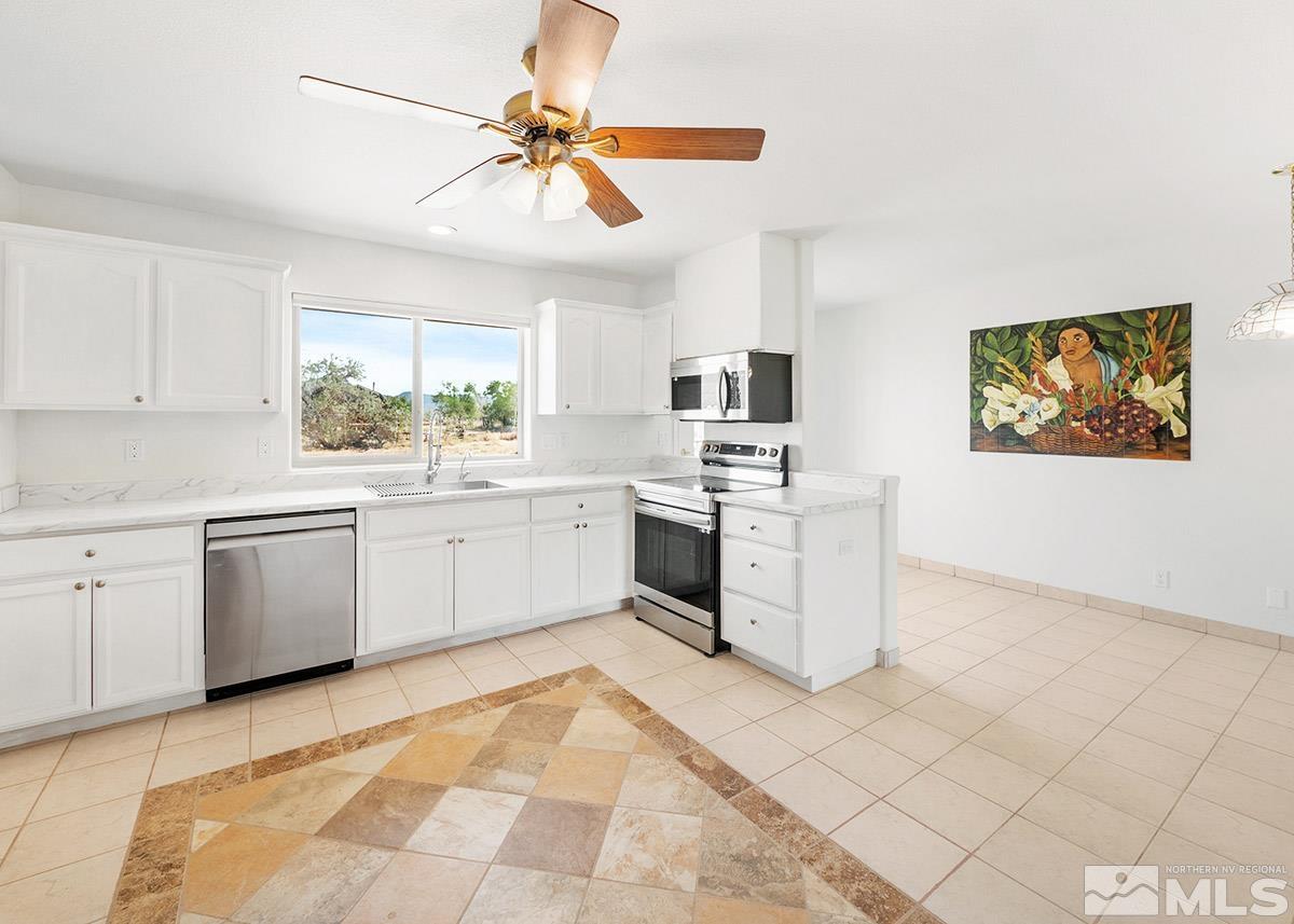 325 Imperial Road Dayton, NV 89403 - Photo 9 of 33 Photo 9