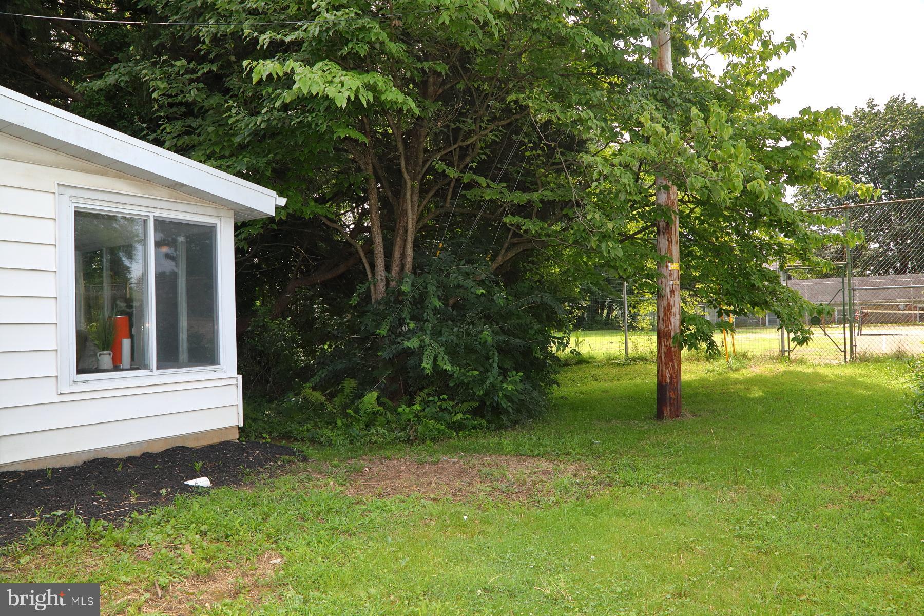 1530 Ridgeview Avenue Lancaster, PA 17603 - Photo 3 of 35 Corner Lot