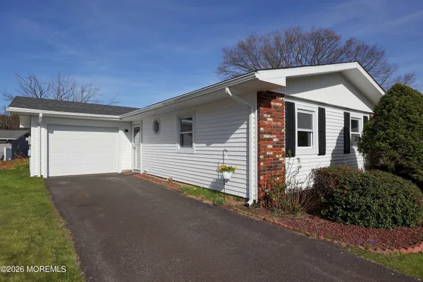 $437,500 | 6 Hardy Court, Brick, NJ 08724