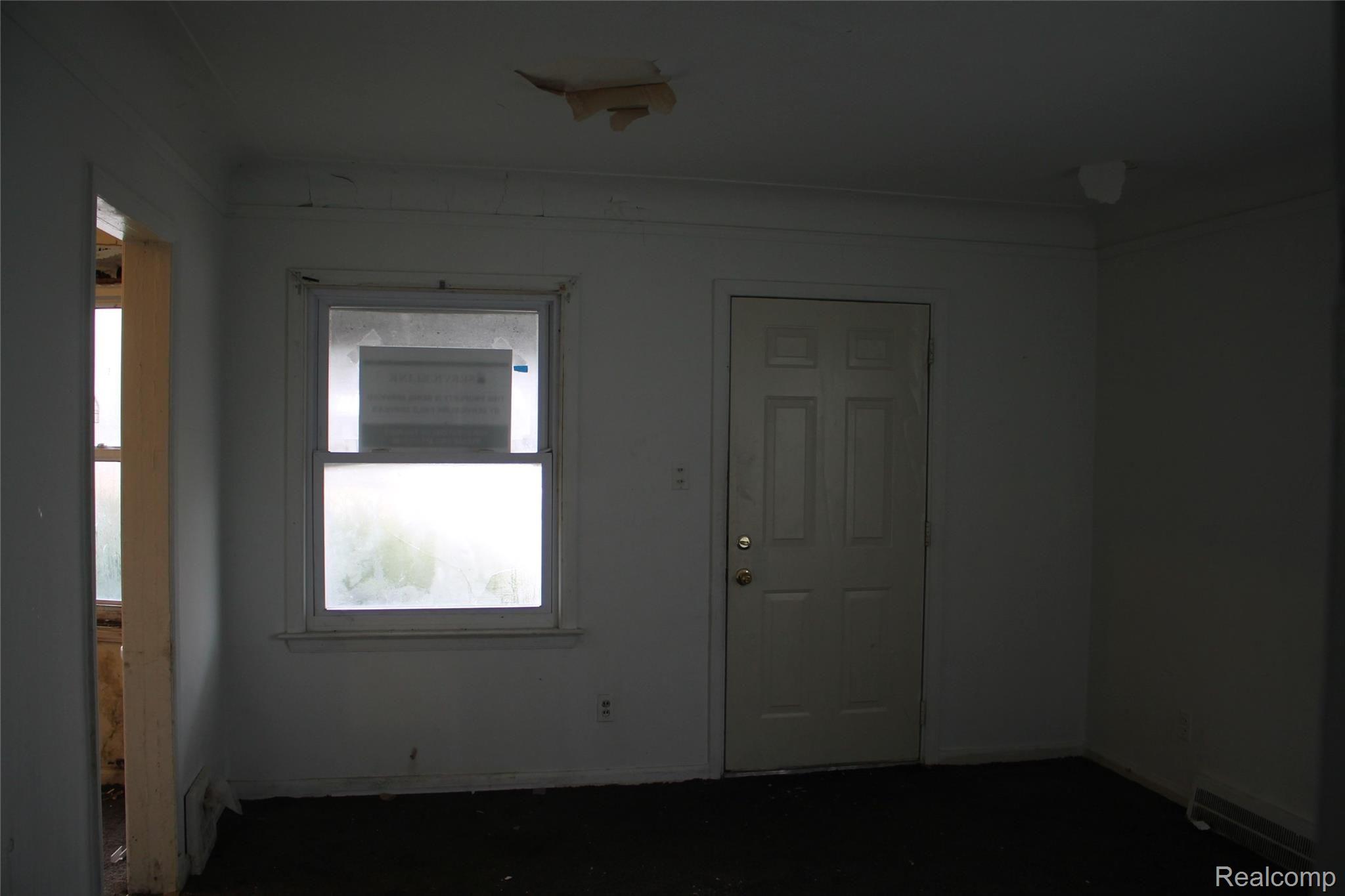 9952 Rutland Street Detroit, MI 48227 - Photo 12 of 24 IMG_1422.JPG