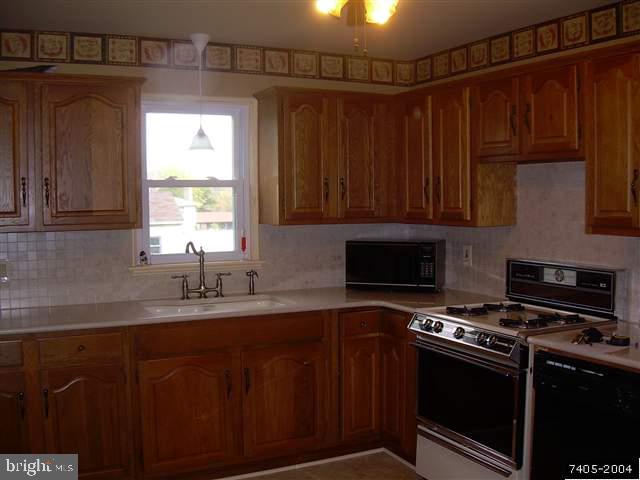 151 Homeland Road York, PA 17403 - Photo 9 of 23