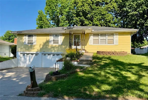 $239,900 | 1512 Safari Drive, St. Joseph, MO 64506