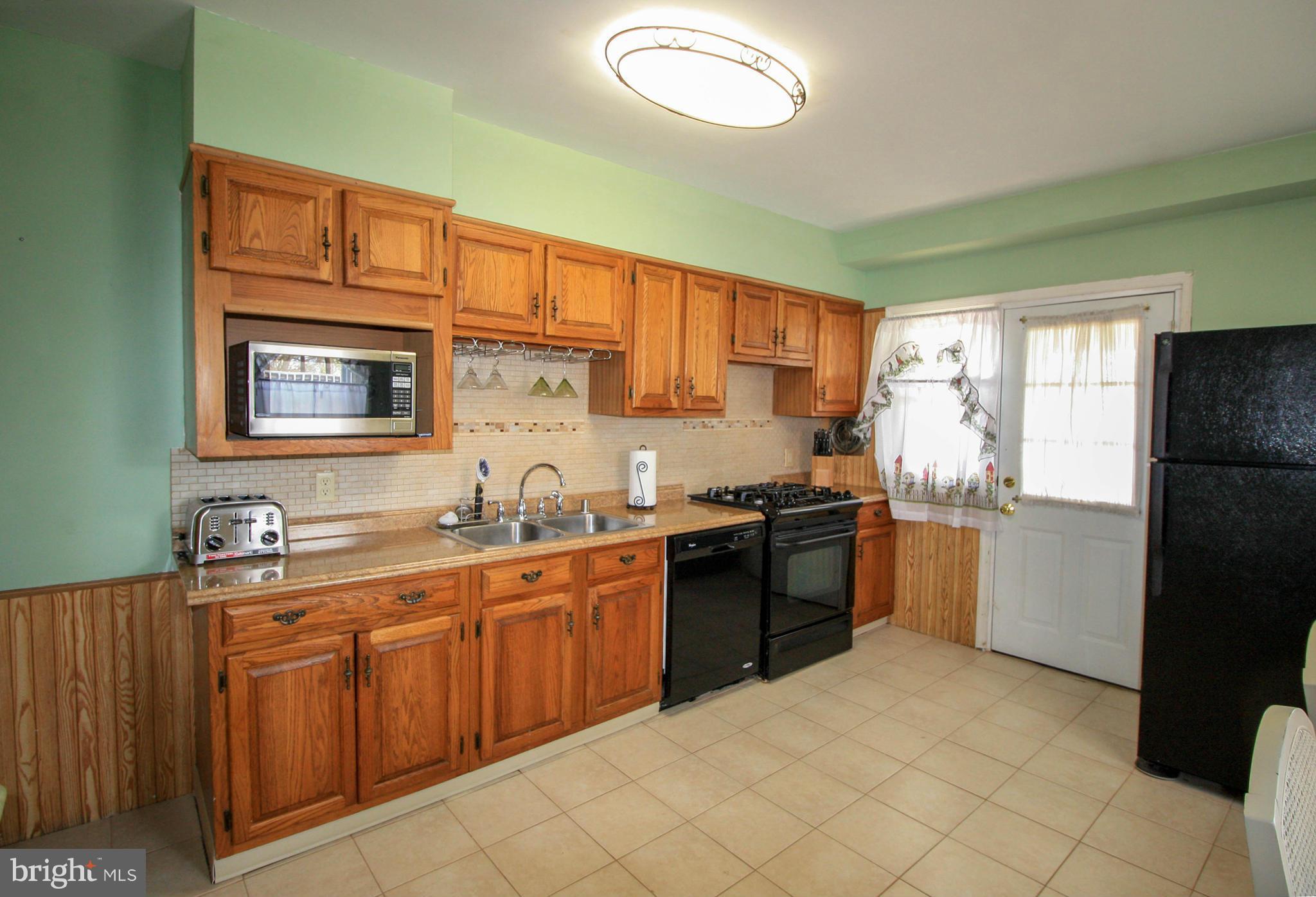 66 Wiltshire Road Baltimore, MD 21221 - Photo 16 of 30 Kitchen