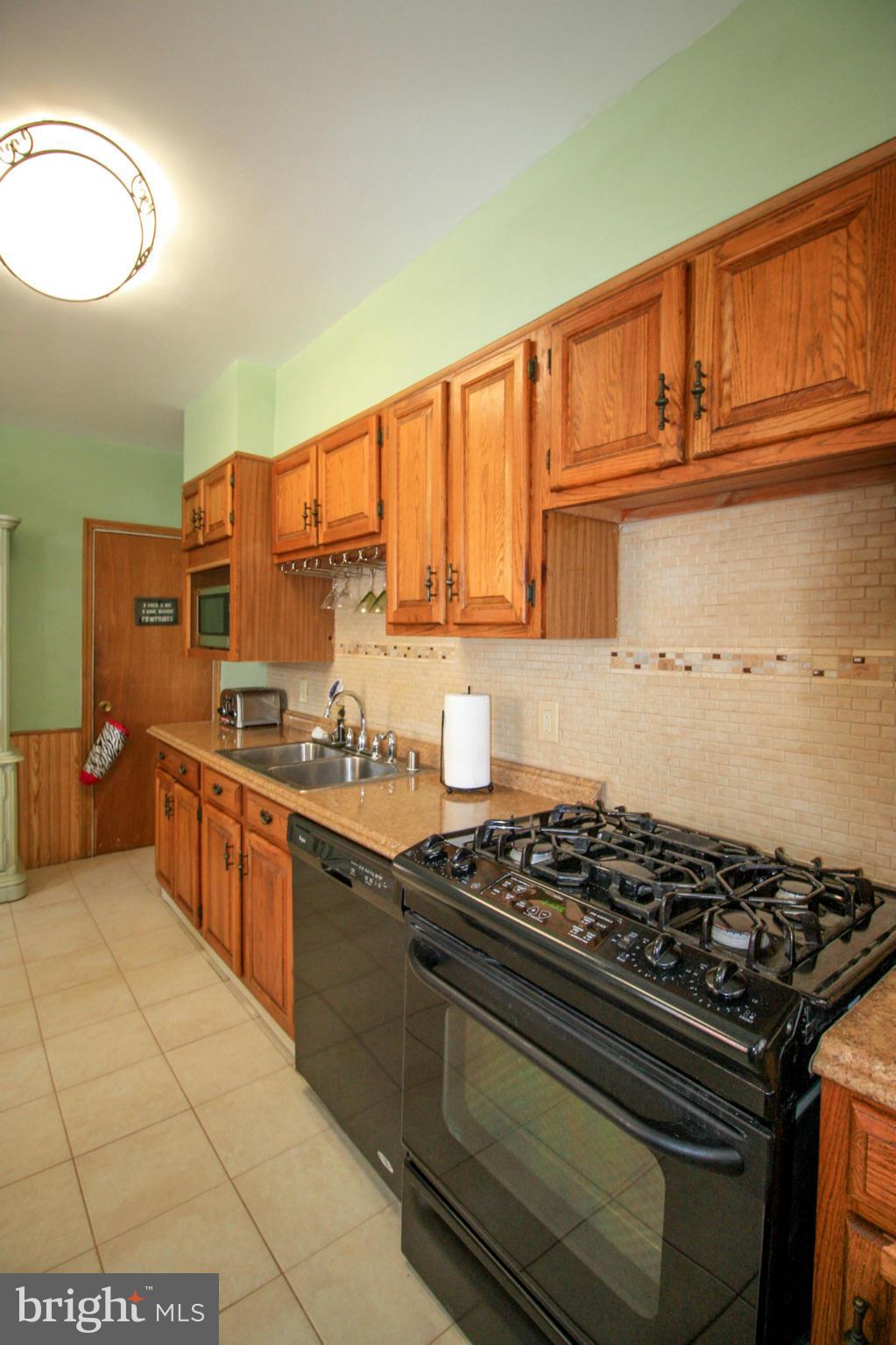 66 Wiltshire Road Baltimore, MD 21221 - Photo 17 of 30 Kitchen