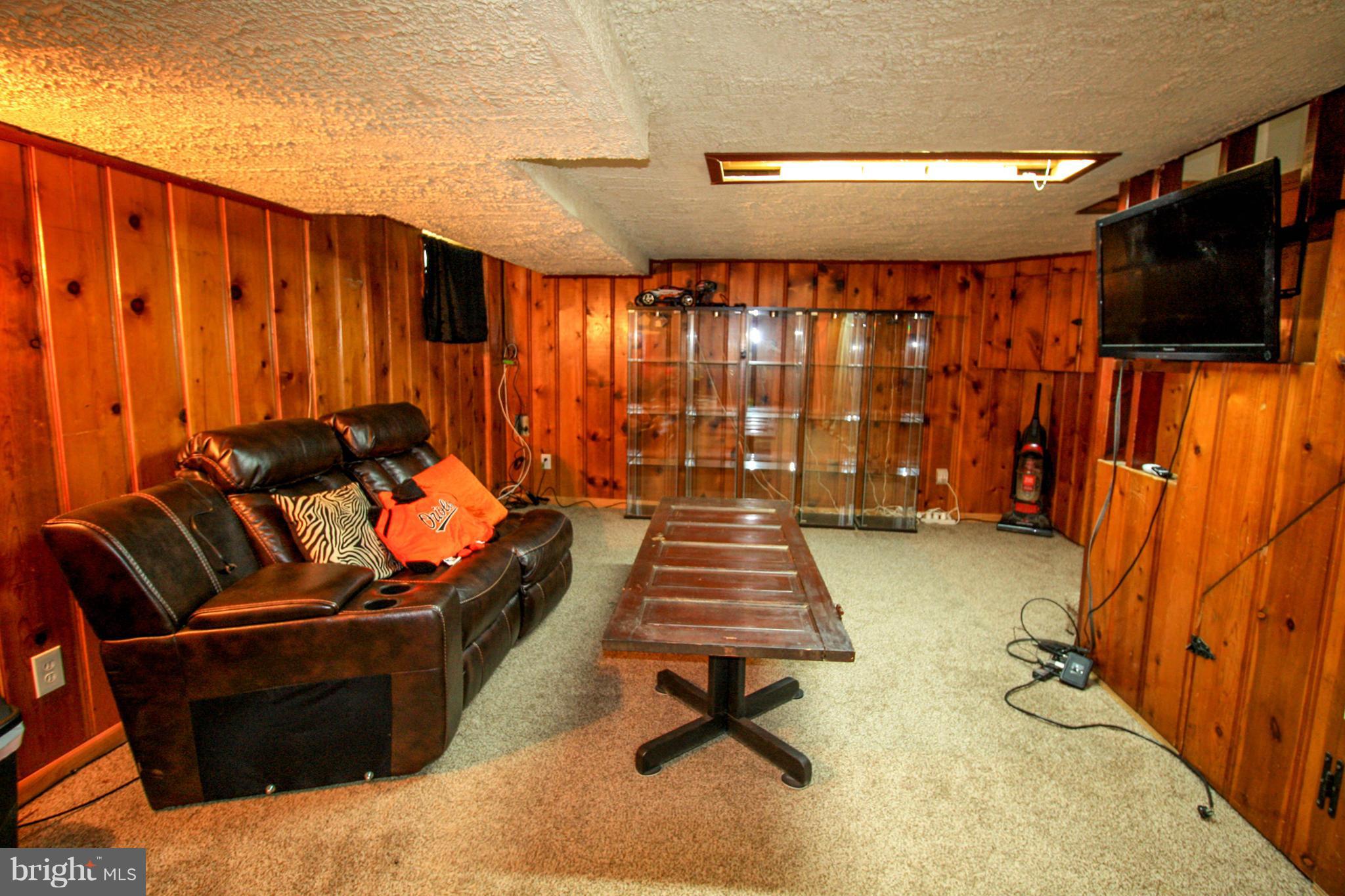 66 Wiltshire Road Baltimore, MD 21221 - Photo 27 of 30 Family Room