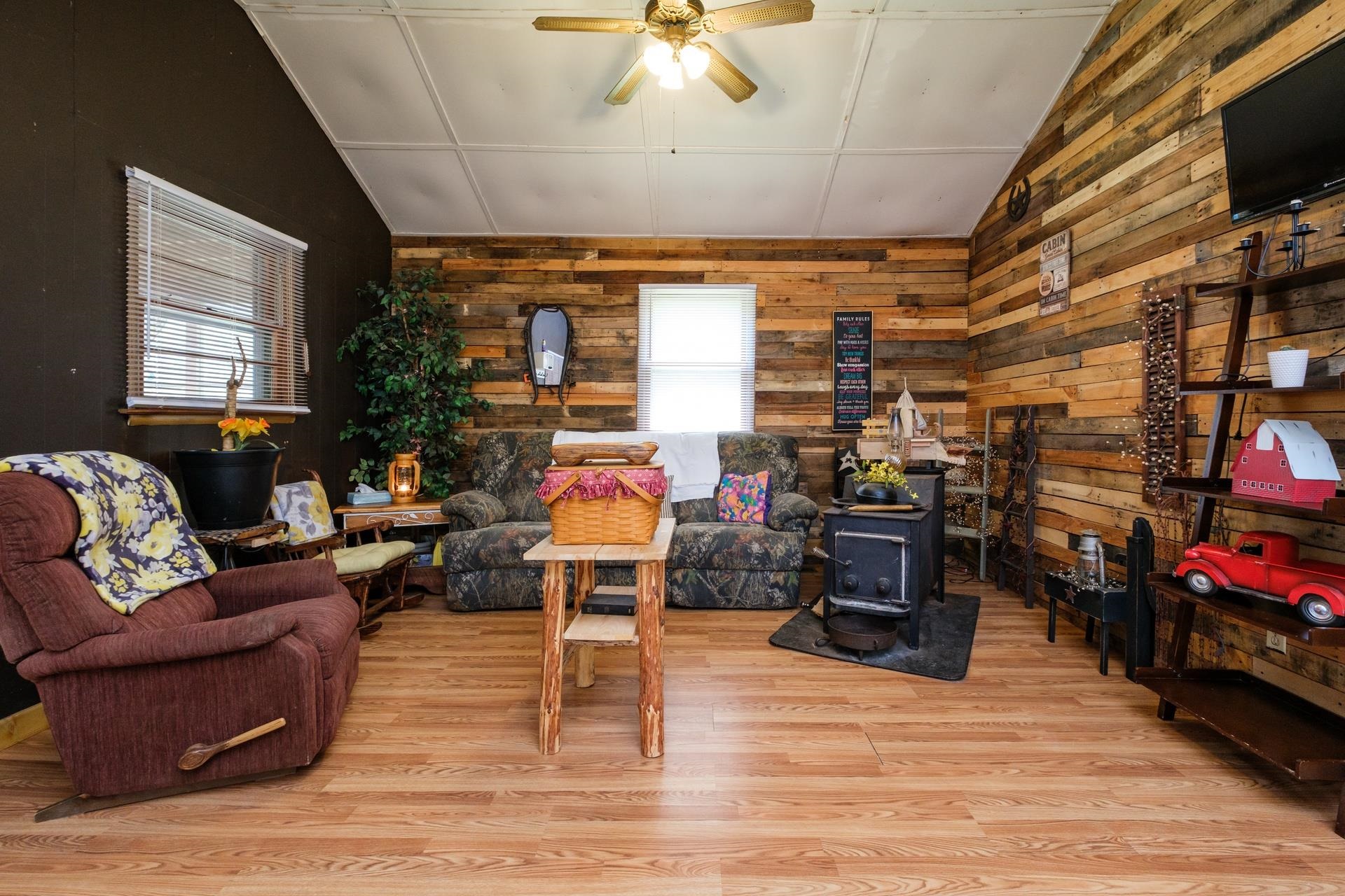 199 Silver Mine Road Churchville, VA 24421 - Photo 4 of 23 Gallery Image 4