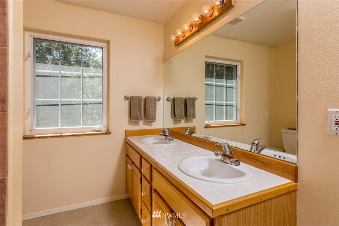 4668 Bell Street Port Townsend, WA 98368 - Photo 15 of 21