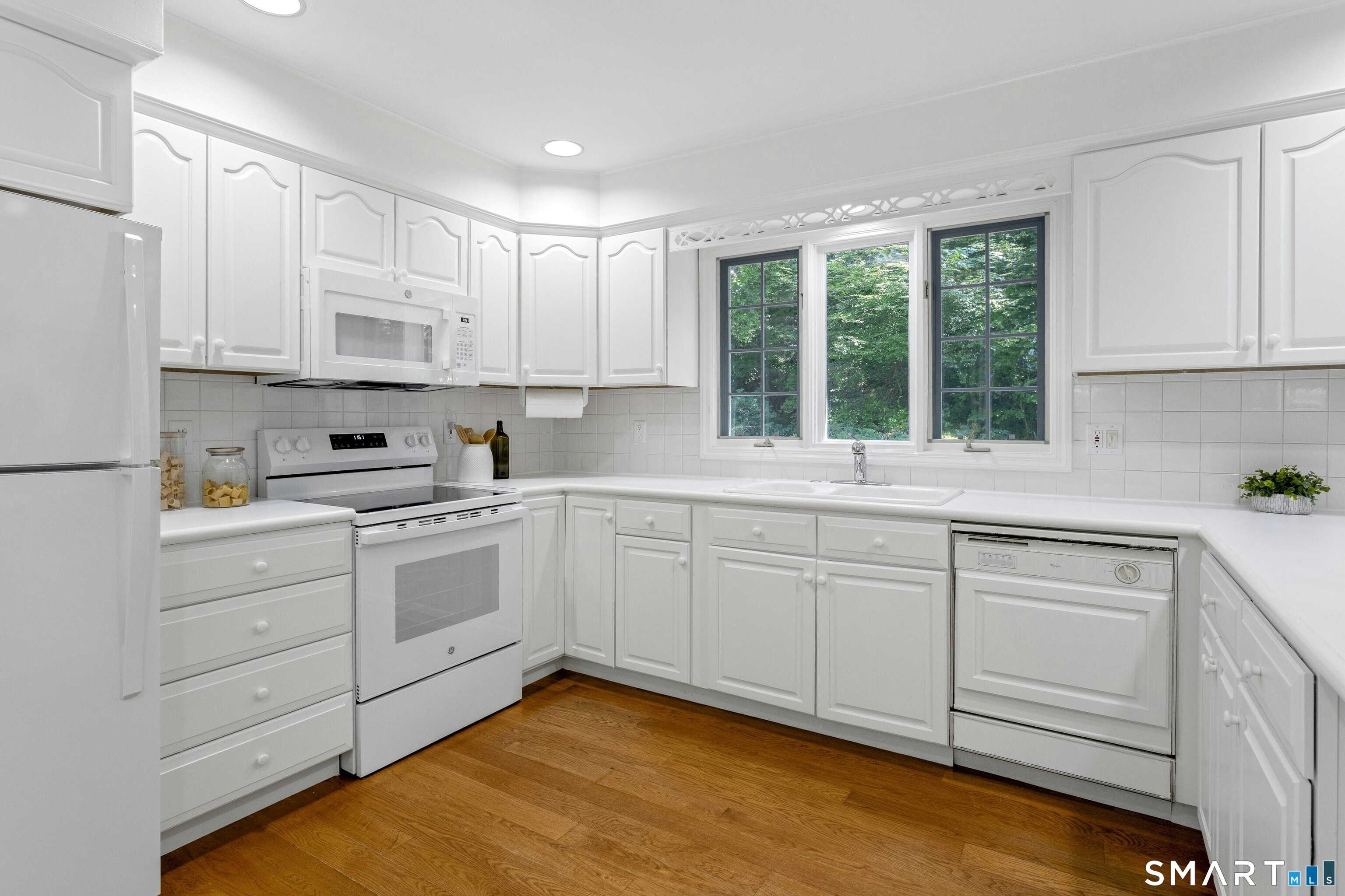 2 Pheasant Run Road Wilton, CT 06897 - Photo 7 of 31