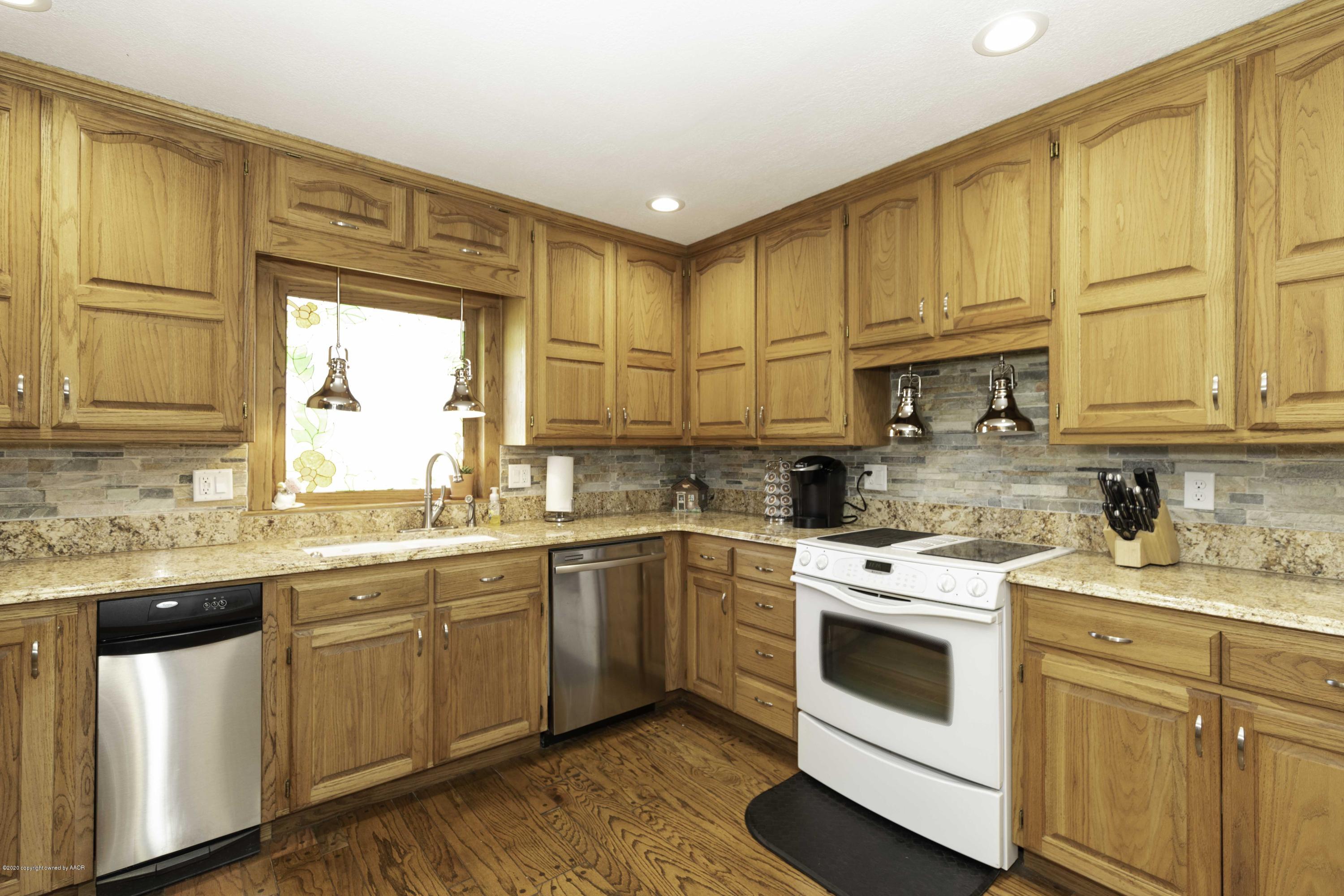 4408 Gem Lake Road Amarillo, TX 79106 - Photo 14 of 41 KITCHEN VIEW 2