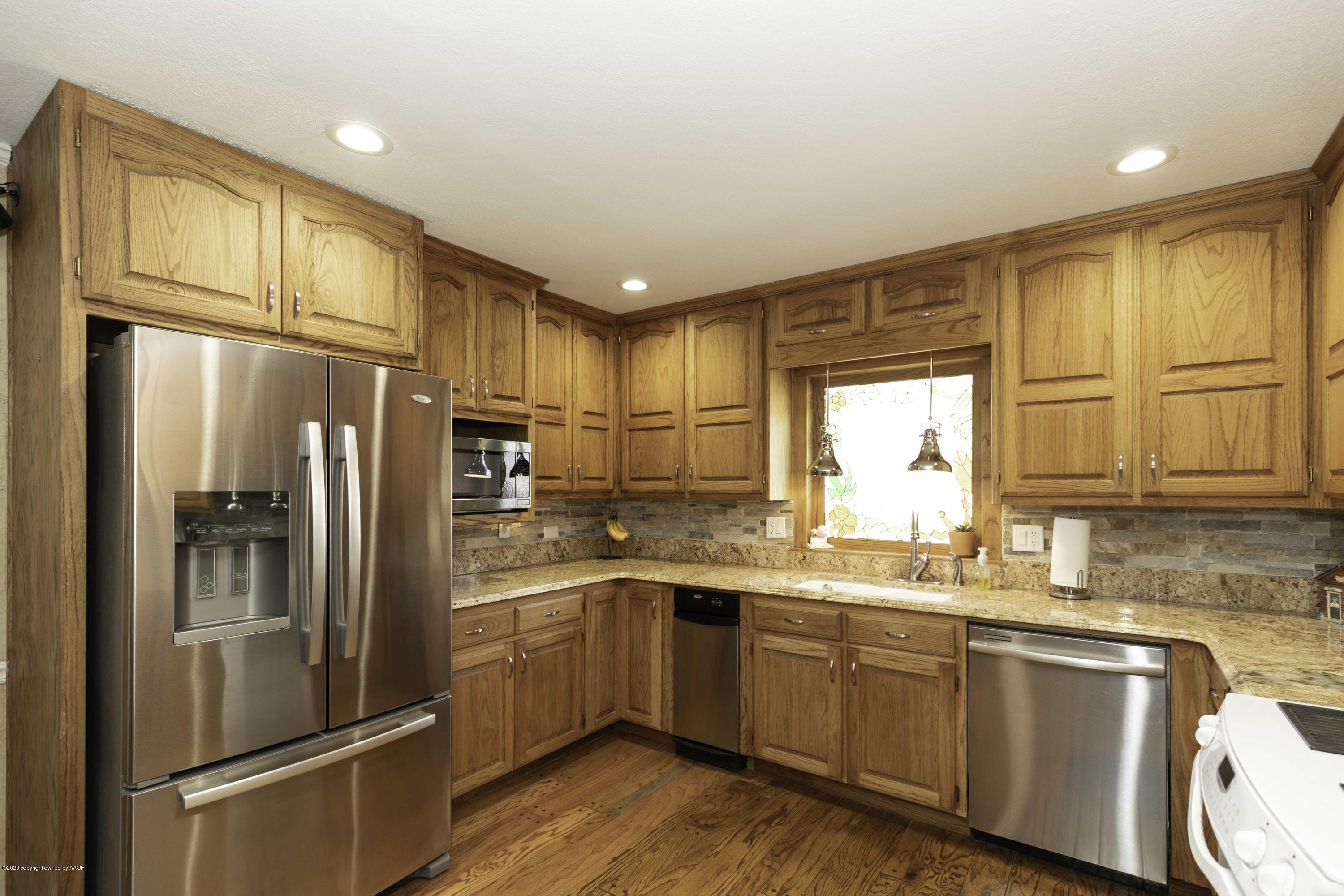 4408 Gem Lake Road Amarillo, TX 79106 - Photo 15 of 41 KITCHEN VIEW 3