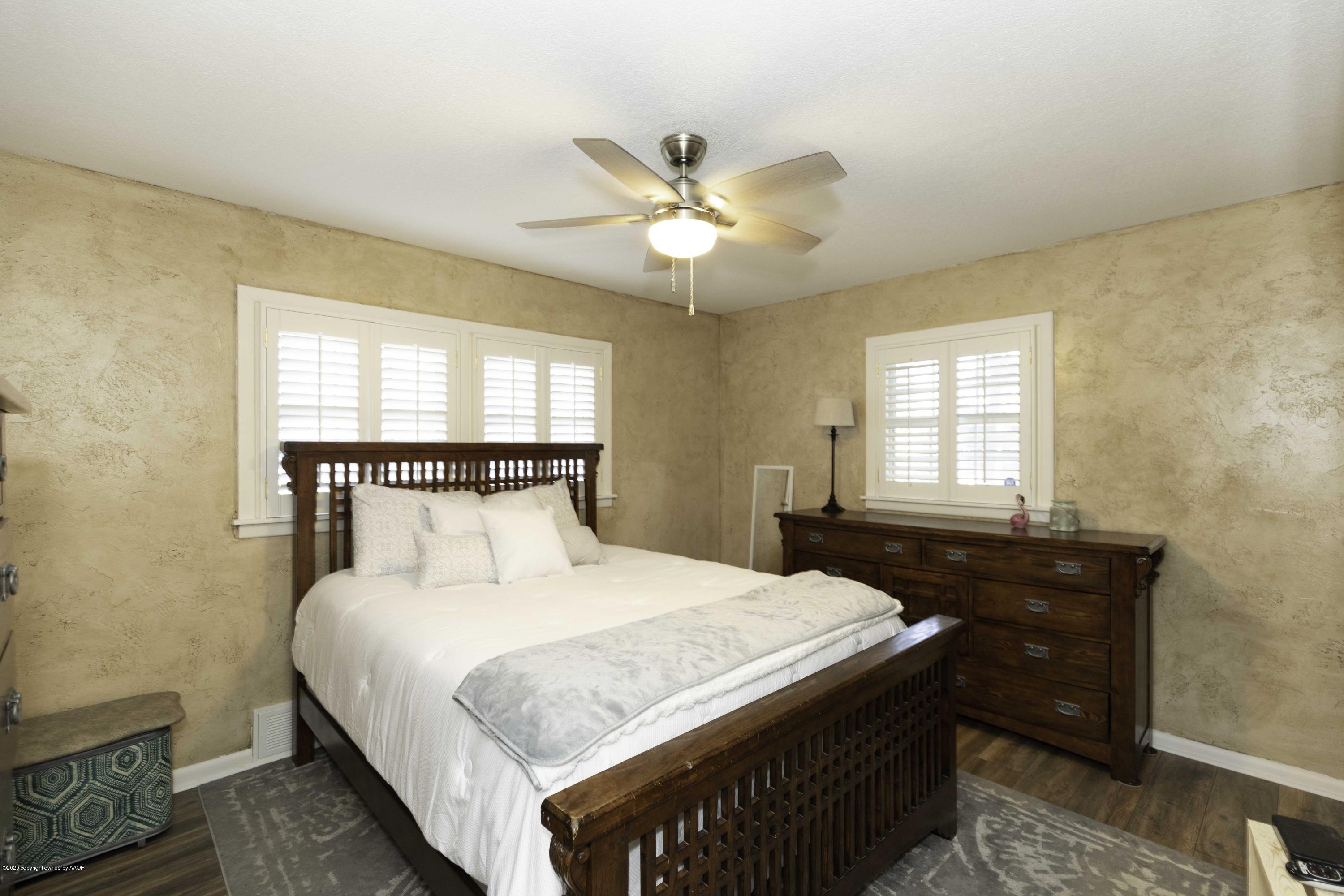 4408 Gem Lake Road Amarillo, TX 79106 - Photo 21 of 41 MASTER BEDROOM VIEW 1