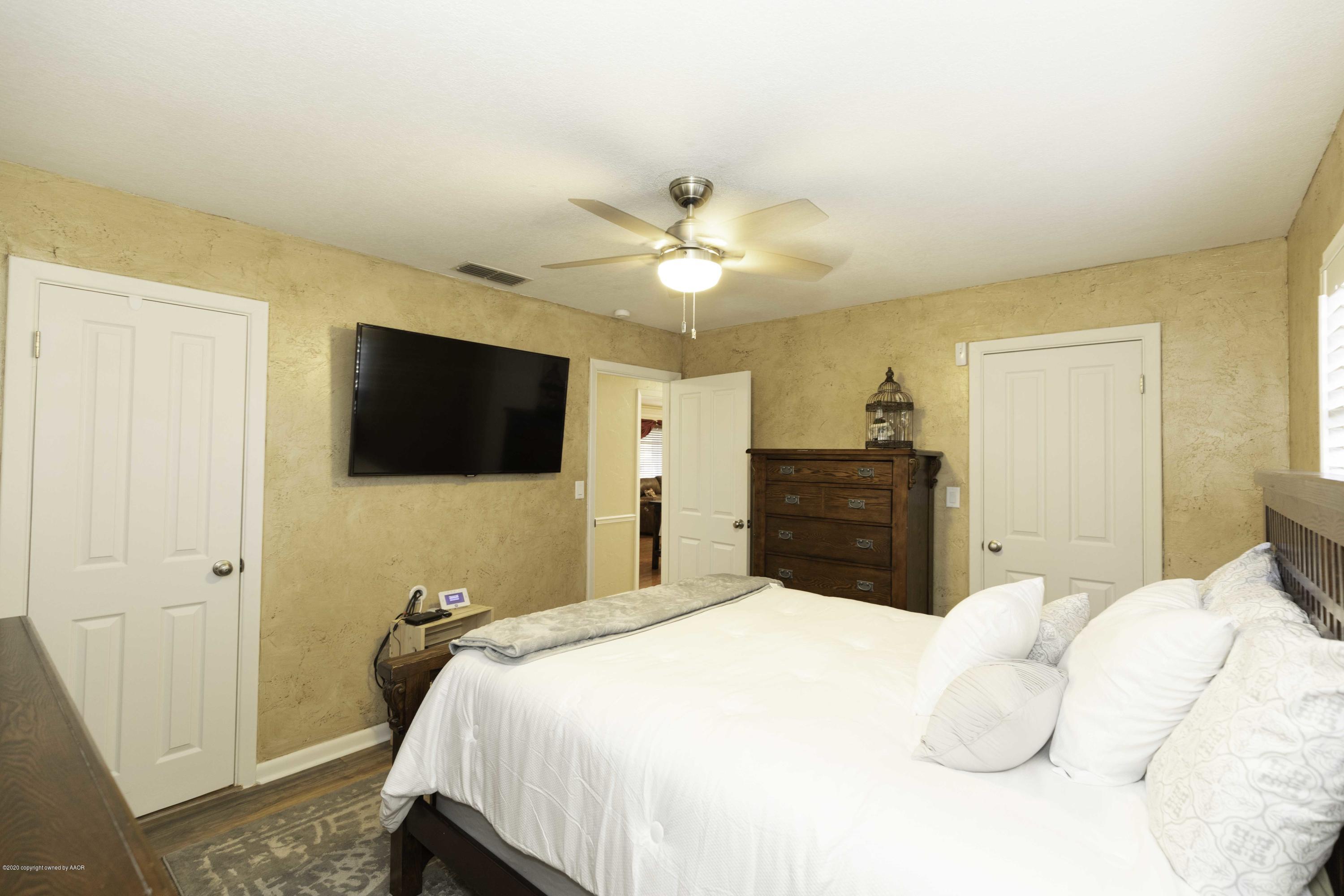 4408 Gem Lake Road Amarillo, TX 79106 - Photo 23 of 41 MASTER BEDROOM VIEW 3