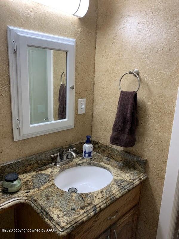 4408 Gem Lake Road Amarillo, TX 79106 - Photo 24 of 41 MASTER BATH VIEW 1