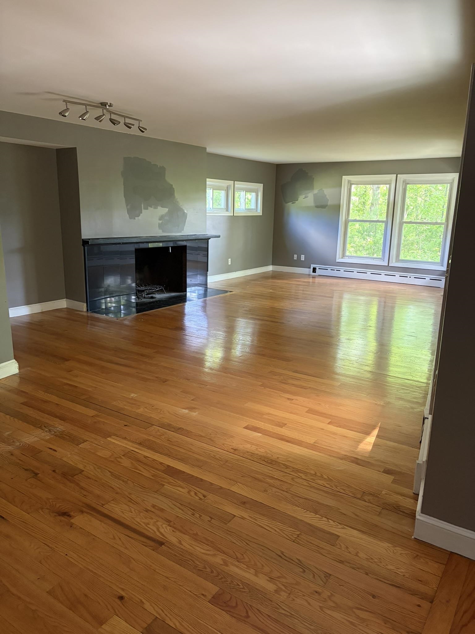 17 Hampstead Road Salem, NH 03079 - Photo 2 of 21