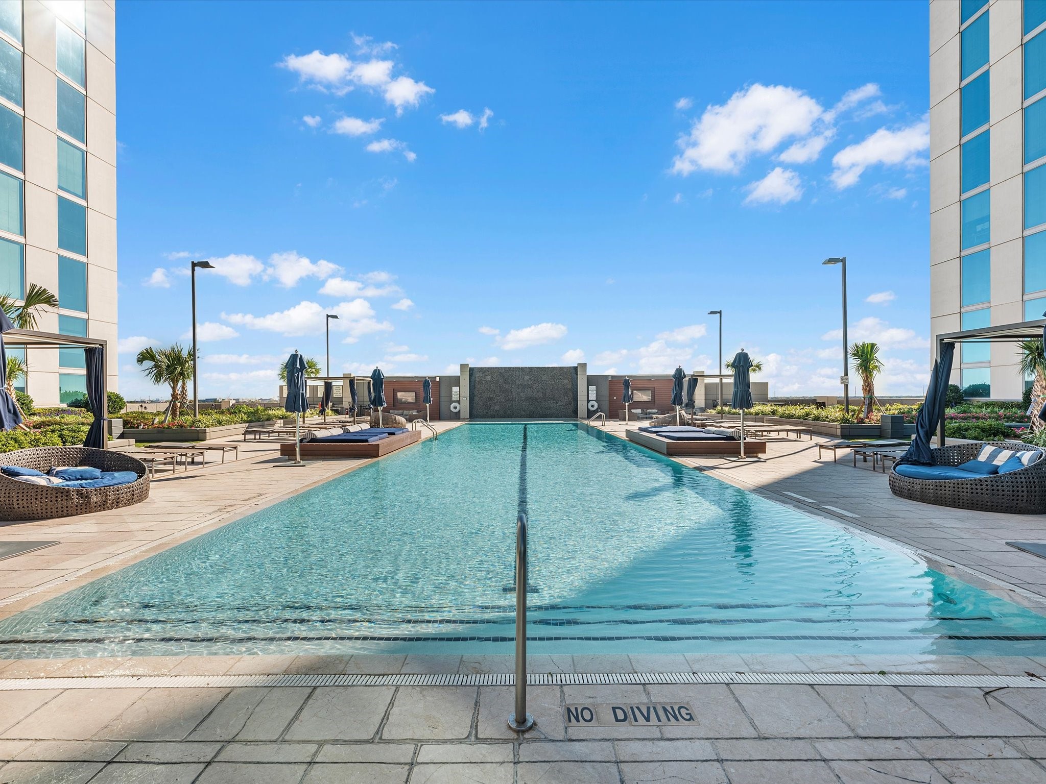 5925 Almeda Road, Unit 11702 Houston, TX 77004 - Photo 24 of 35 a view of a swimming pool