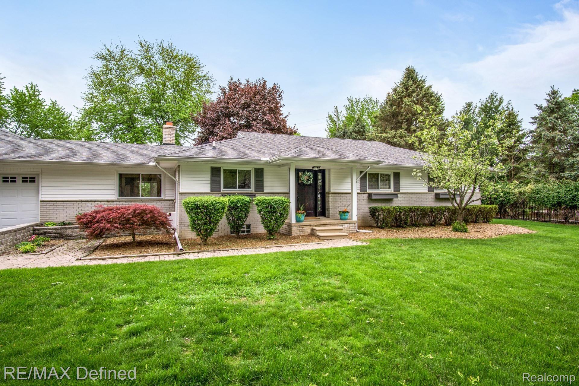 2947 Mohawk Lane Rochester, MI 48306 - Photo 33 of 37 2947-Mohawk-Cir-04.jpg