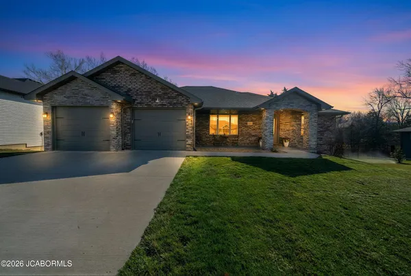 1322 Summerfield Drive, Jefferson City, MO 65109