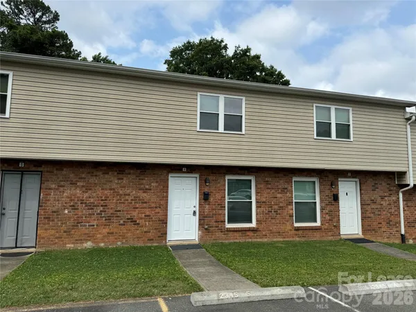 $1,205 | 2345 Carmine Street, Unit 4, Charlotte, NC 28206