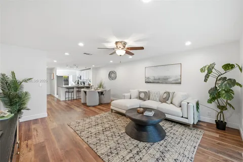 $319,990 | 1257 Northwest 98th Terrace, Unit 154, Pembroke Pines, FL 33024