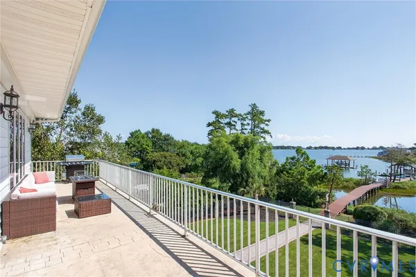 $2,450,000 | 108 Anchor Lane, Yorktown, VA 23692