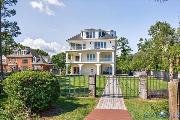 $2,450,000 | 108 Anchor Lane, Yorktown, VA 23692