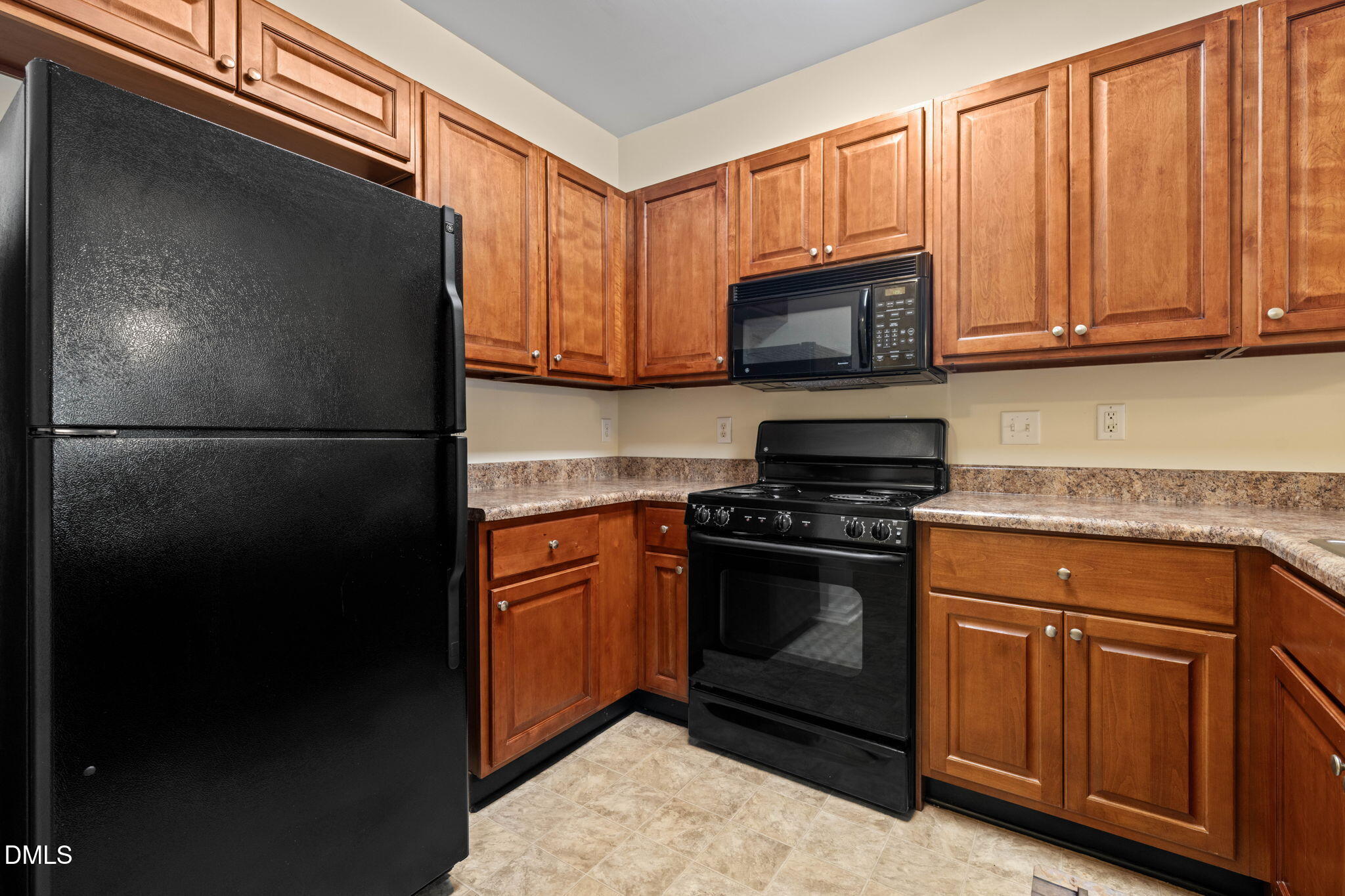 2610 Oldgate Drive, Unit 108 Raleigh, NC 27604 - Photo 10 of 41 Kitchen (2)