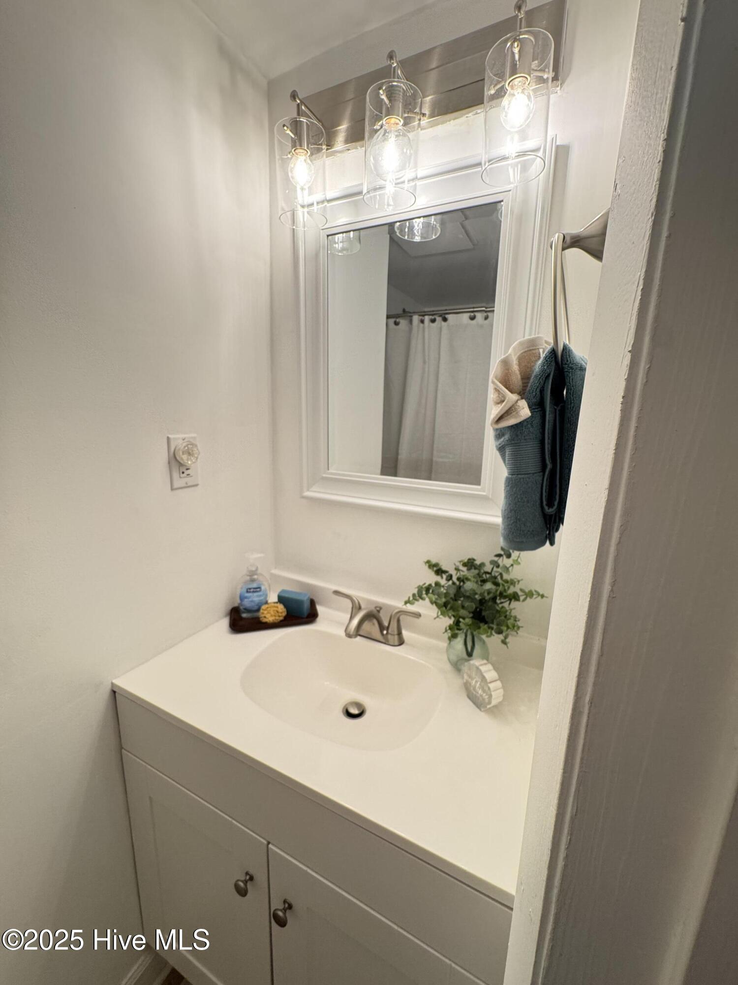 1505 Salter Path Road, Unit 128 Indian Beach, NC 28512 - Photo 12 of 28 Guest Bath