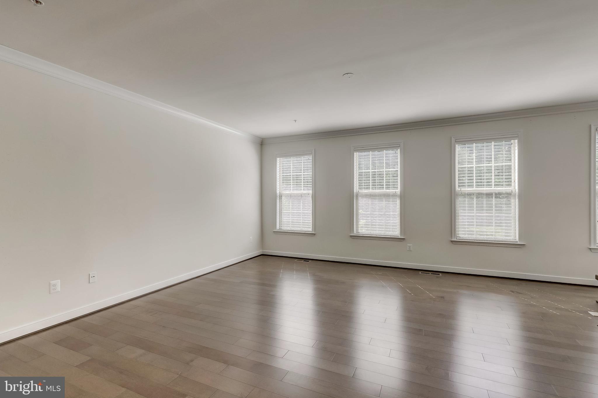 13930 Fox Hill Road Sparks, MD 21152 - Photo 4 of 30 Living Room