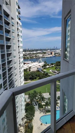 $3,595 | 253 Northeast 2nd Street, Unit 2301, Miami, FL 33132
