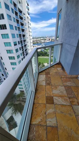 $3,595 | 253 Northeast 2nd Street, Unit 2301, Miami, FL 33132