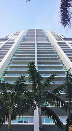 $3,595 | 253 Northeast 2nd Street, Unit 2301, Miami, FL 33132