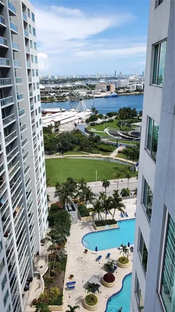 $3,595 | 253 Northeast 2nd Street, Unit 2301, Miami, FL 33132