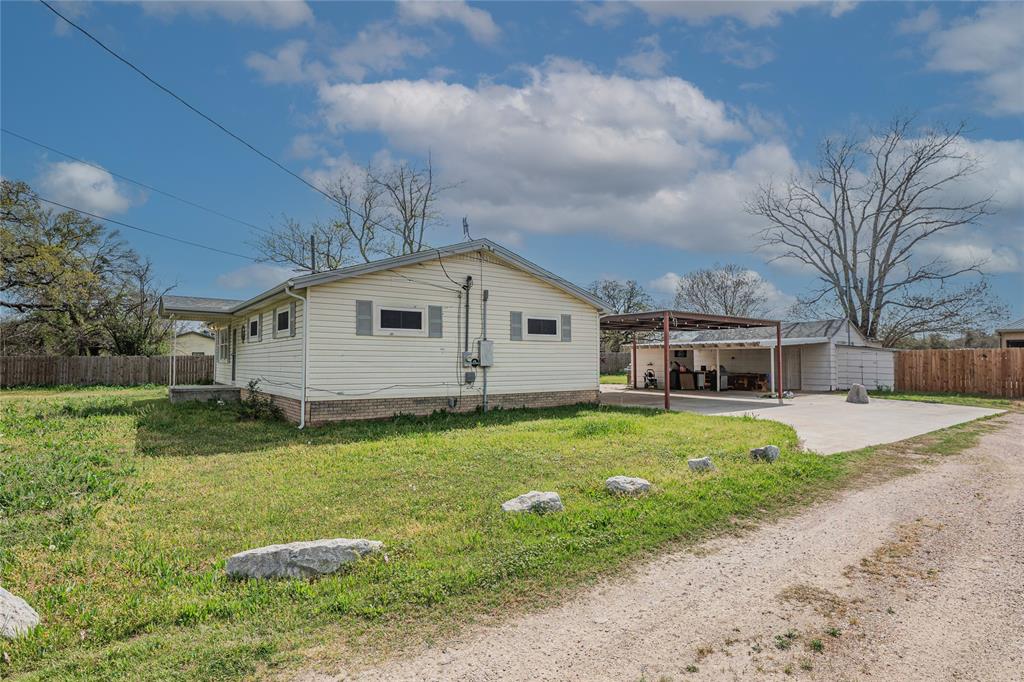 900 Silver Creek Azle Road Azle, TX 76020 - Photo 5 of 27