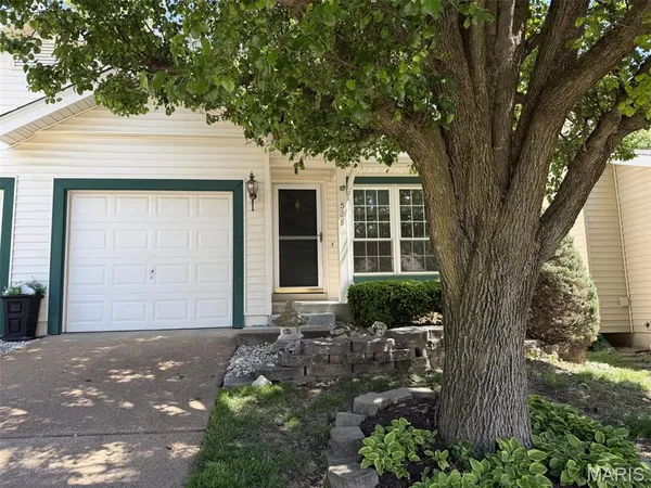 $234,900 | 528 Spring Glen Drive, Ballwin, MO 63021