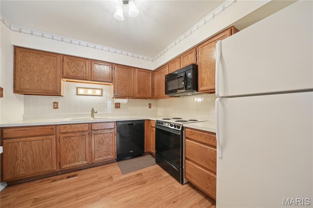 528 Spring Glen Drive Ballwin, MO 63021 - Photo 10 of 24