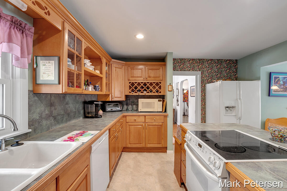 1660 Vining Road Greenville, MI 48838 - Photo 14 of 49 IMG_1011
