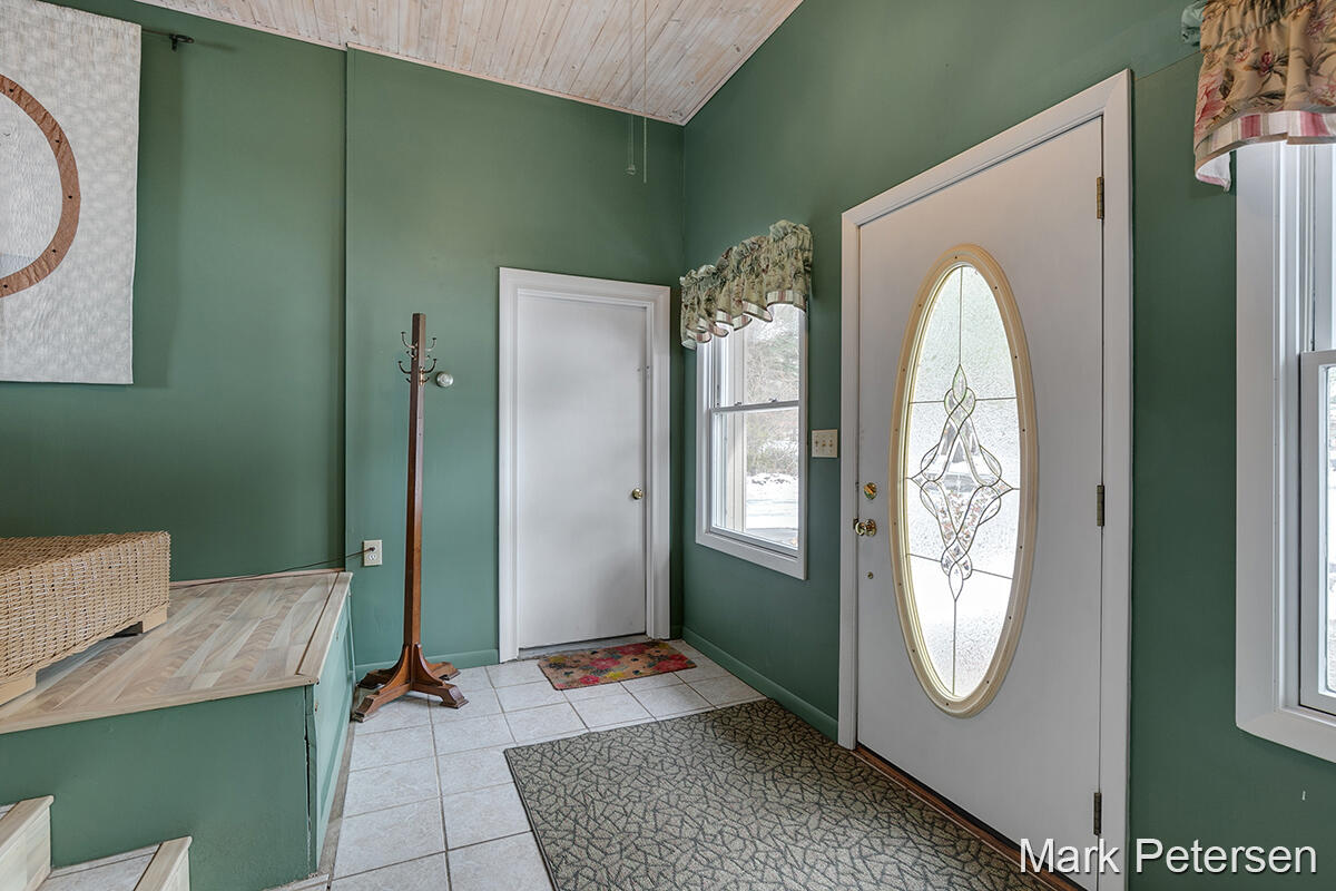 1660 Vining Road Greenville, MI 48838 - Photo 17 of 49 IMG_1014
