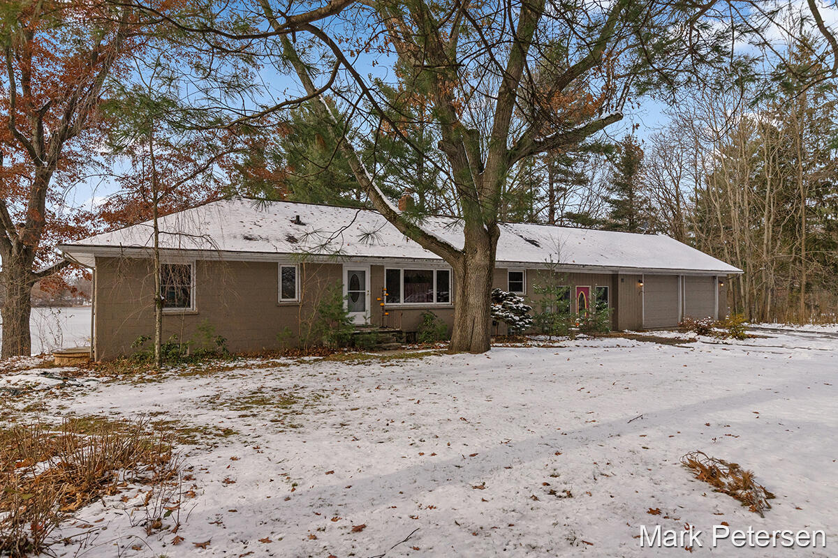 1660 Vining Road Greenville, MI 48838 - Photo 3 of 49 IMG_1000