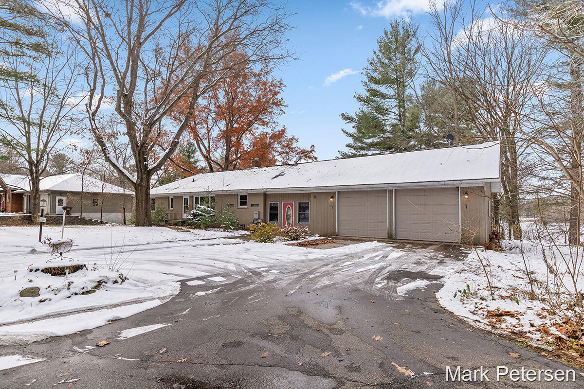 1660 Vining Road Greenville, MI 48838 - Photo 4 of 49 IMG_1001