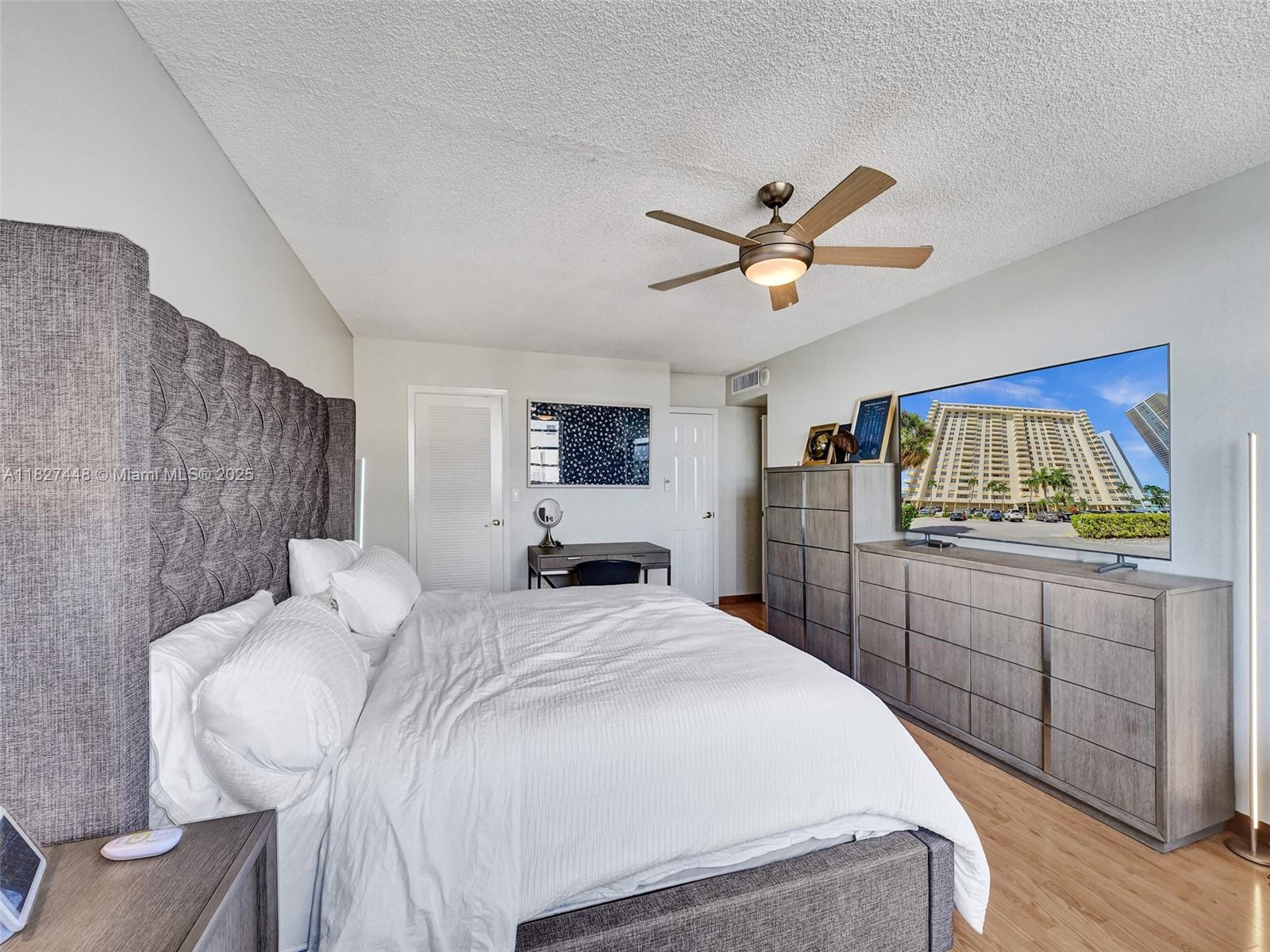 1833 South Ocean Drive, Unit 1702 Hallandale Beach, FL 33009 - Photo 33 of 80