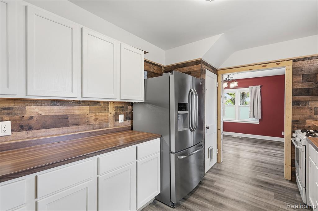 725 Mason Road Howell, MI 48843 - Photo 9 of 33