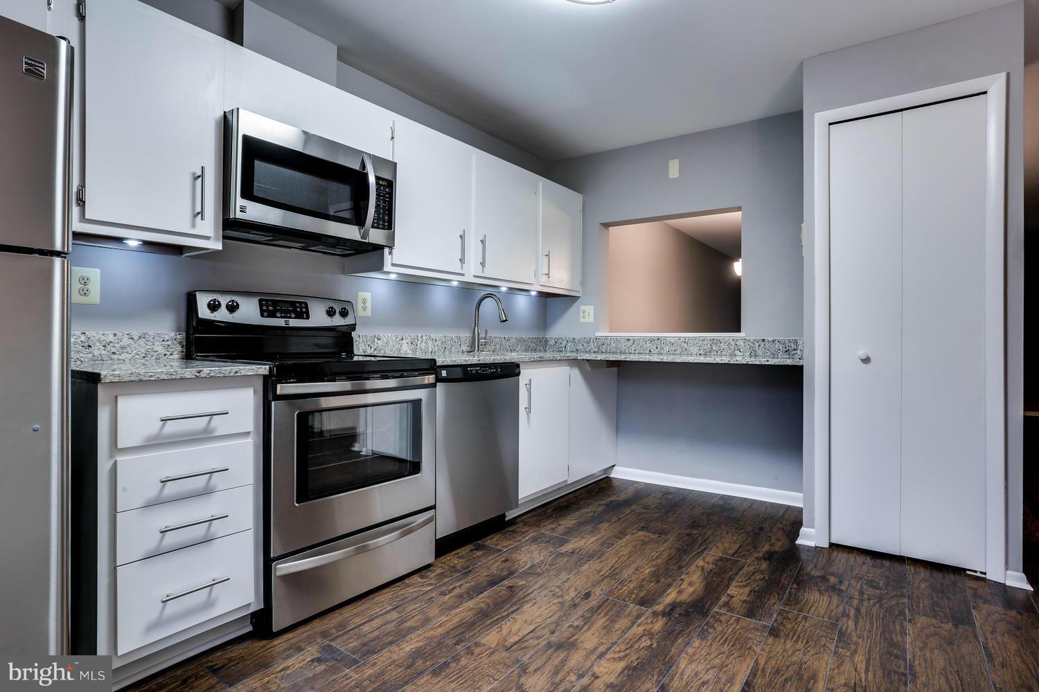 9710 Early Spring Way Columbia, MD 21046 - Photo 6 of 29 Kitchen