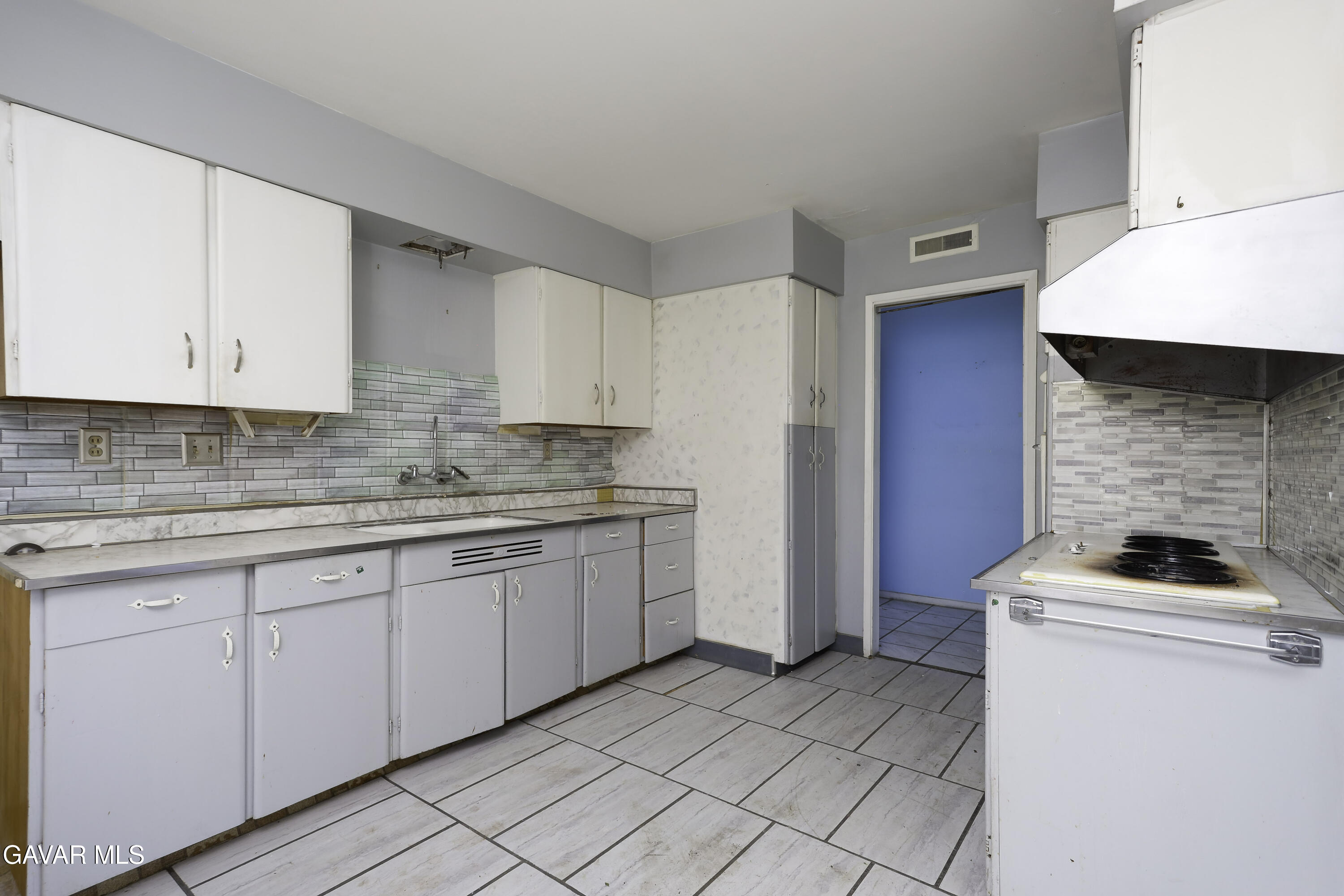 44432 Stanridge Avenue Lancaster, CA 93535 - Photo 9 of 20 IMGM0029-Edit-Edit