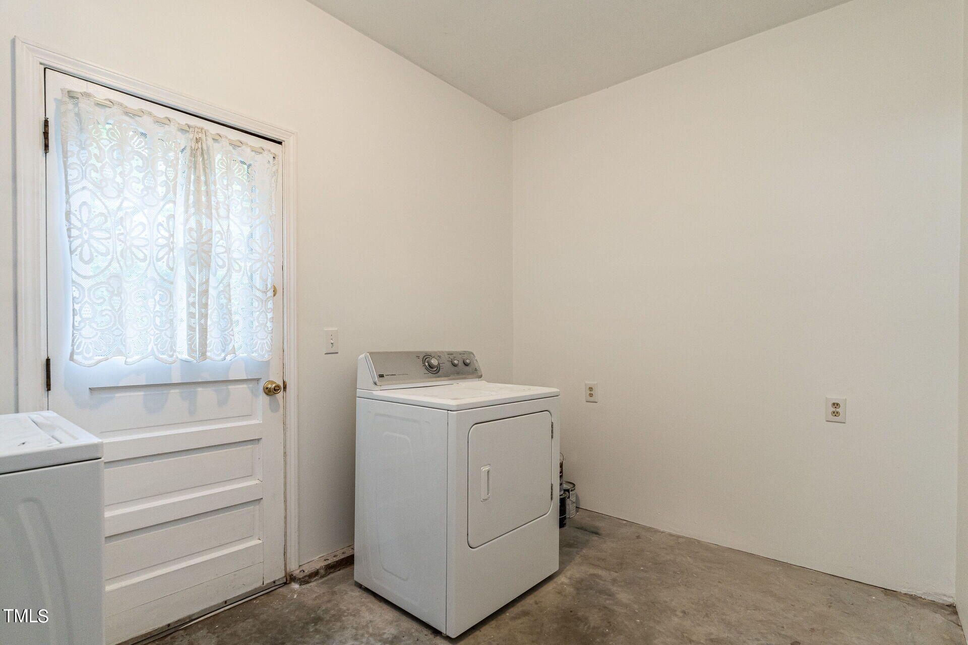 4713 Latimer Road Raleigh, NC 27609 - Photo 18 of 34 Laundry Room