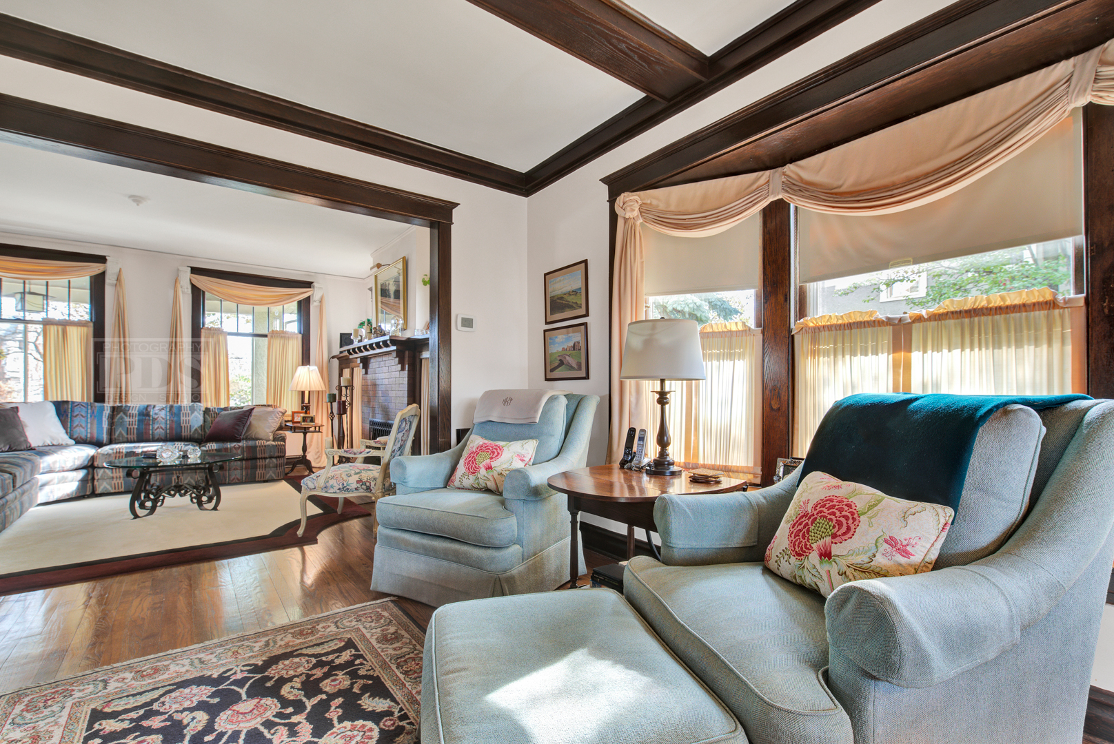 4512 Wolf Road Western Springs, IL 60558 - Photo 14 of 40 a living room with furniture and a large window
