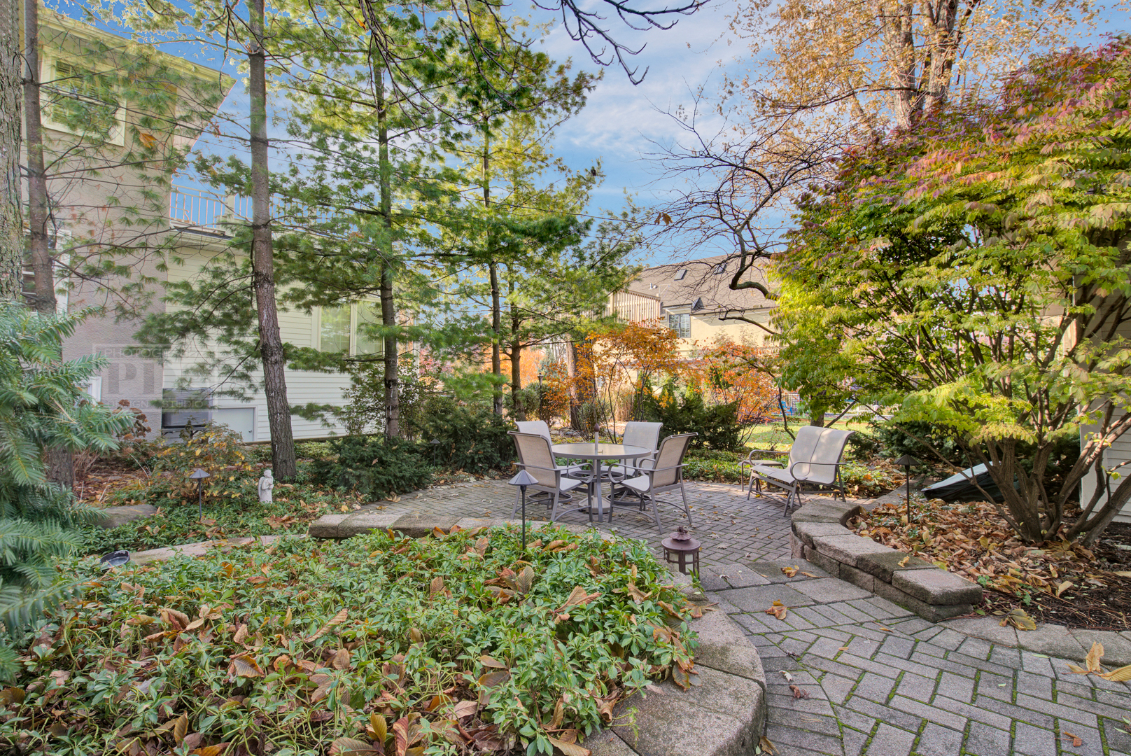 4512 Wolf Road Western Springs, IL 60558 - Photo 39 of 40 a view of a backyard with sitting area