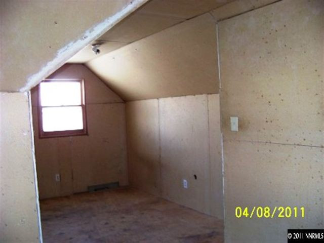 1390 Rice Road Fallon, NV 89406 - Photo 7 of 9 an empty room with windows