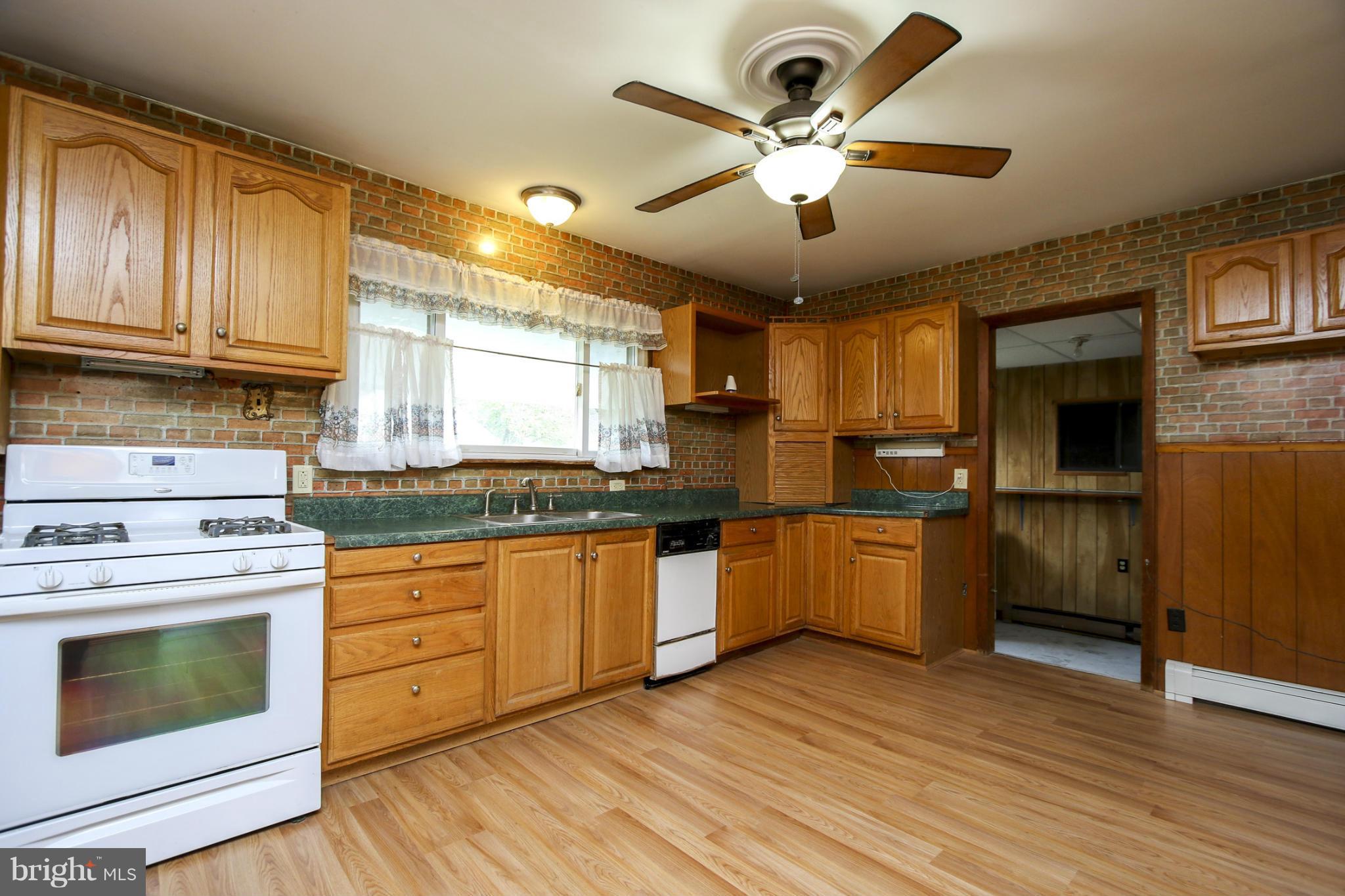 8227 Longpoint Road Baltimore, MD 21222 - Photo 3 of 20 Kitchen