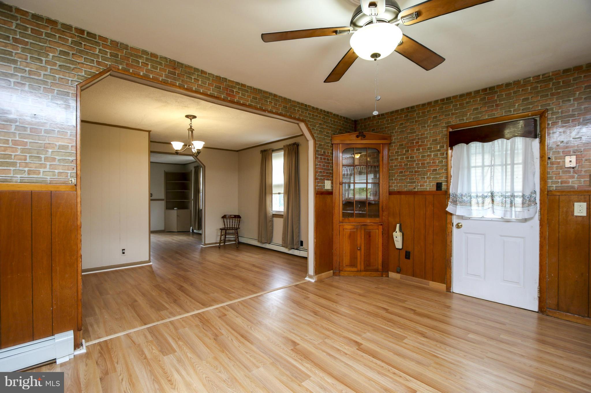8227 Longpoint Road Baltimore, MD 21222 - Photo 5 of 20 Interior (General)