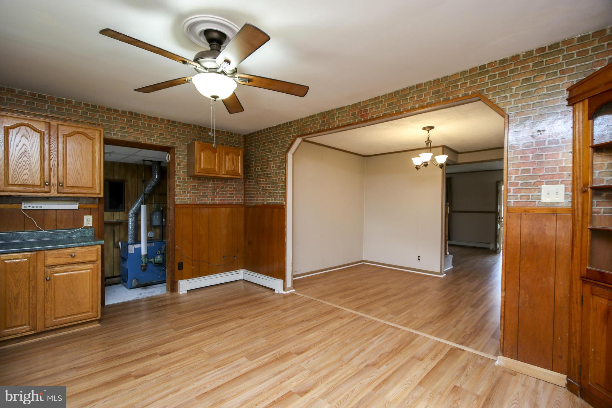 8227 Longpoint Road Baltimore, MD 21222 - Photo 6 of 20 Interior (General)